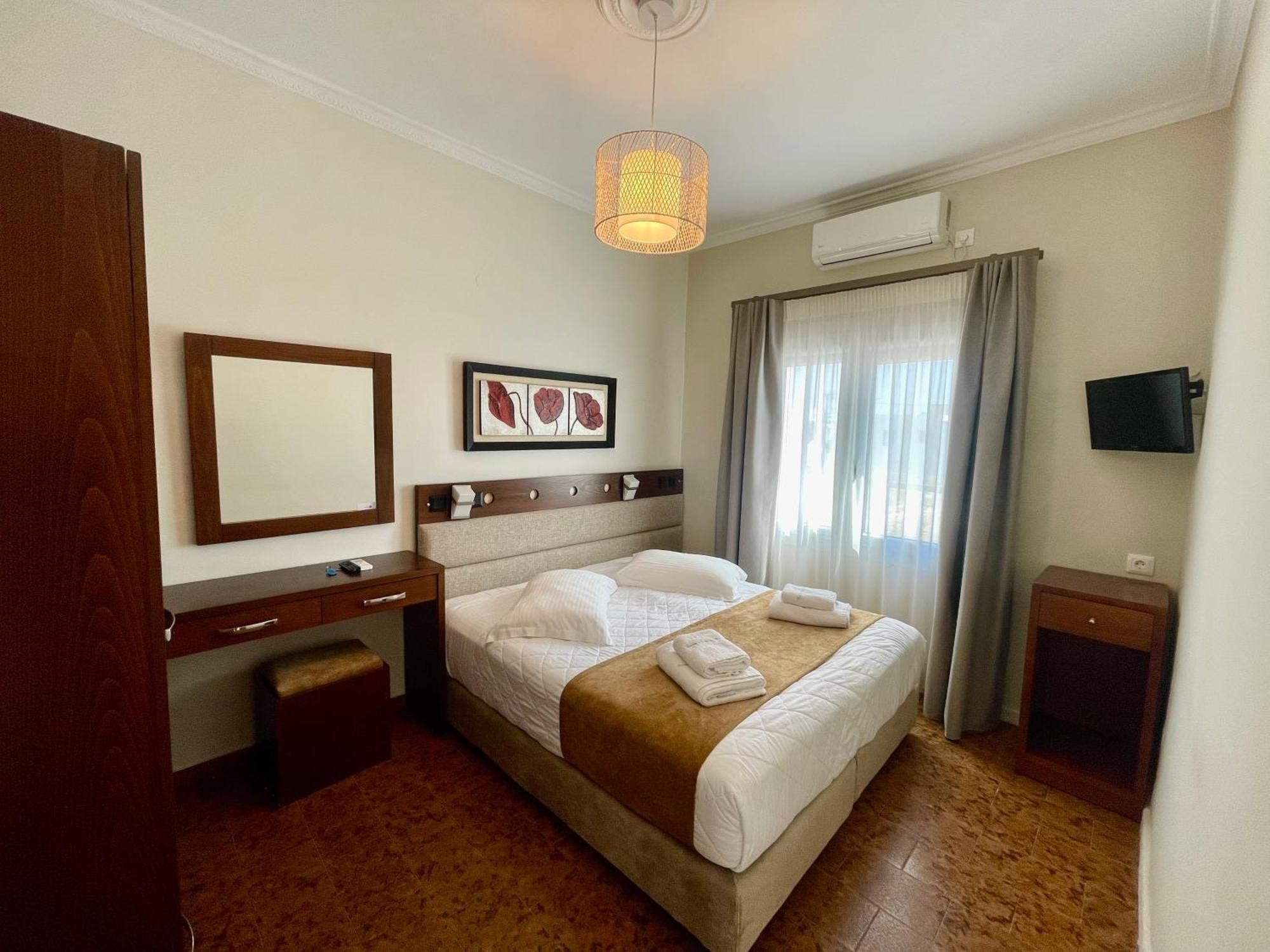 Semiramis Guesthouse アダマス エクステリア 写真