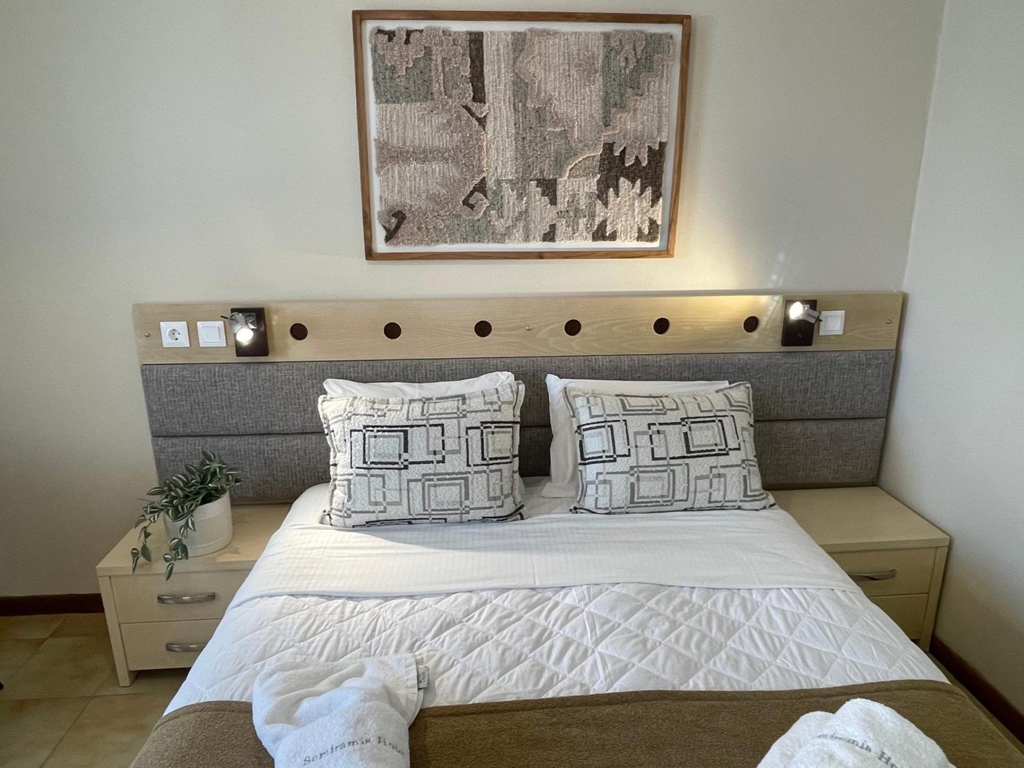 Semiramis Guesthouse アダマス エクステリア 写真