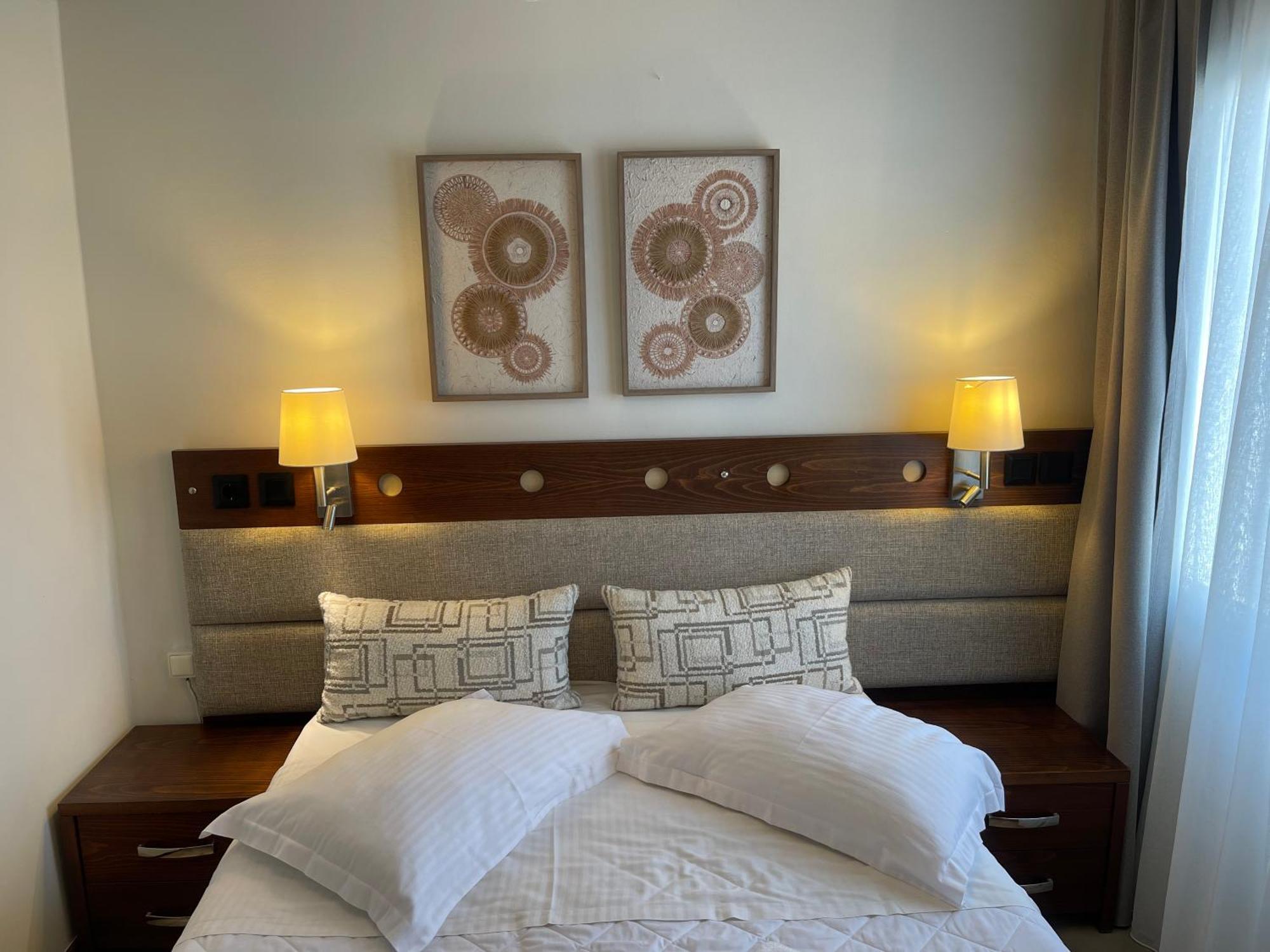 Semiramis Guesthouse アダマス エクステリア 写真