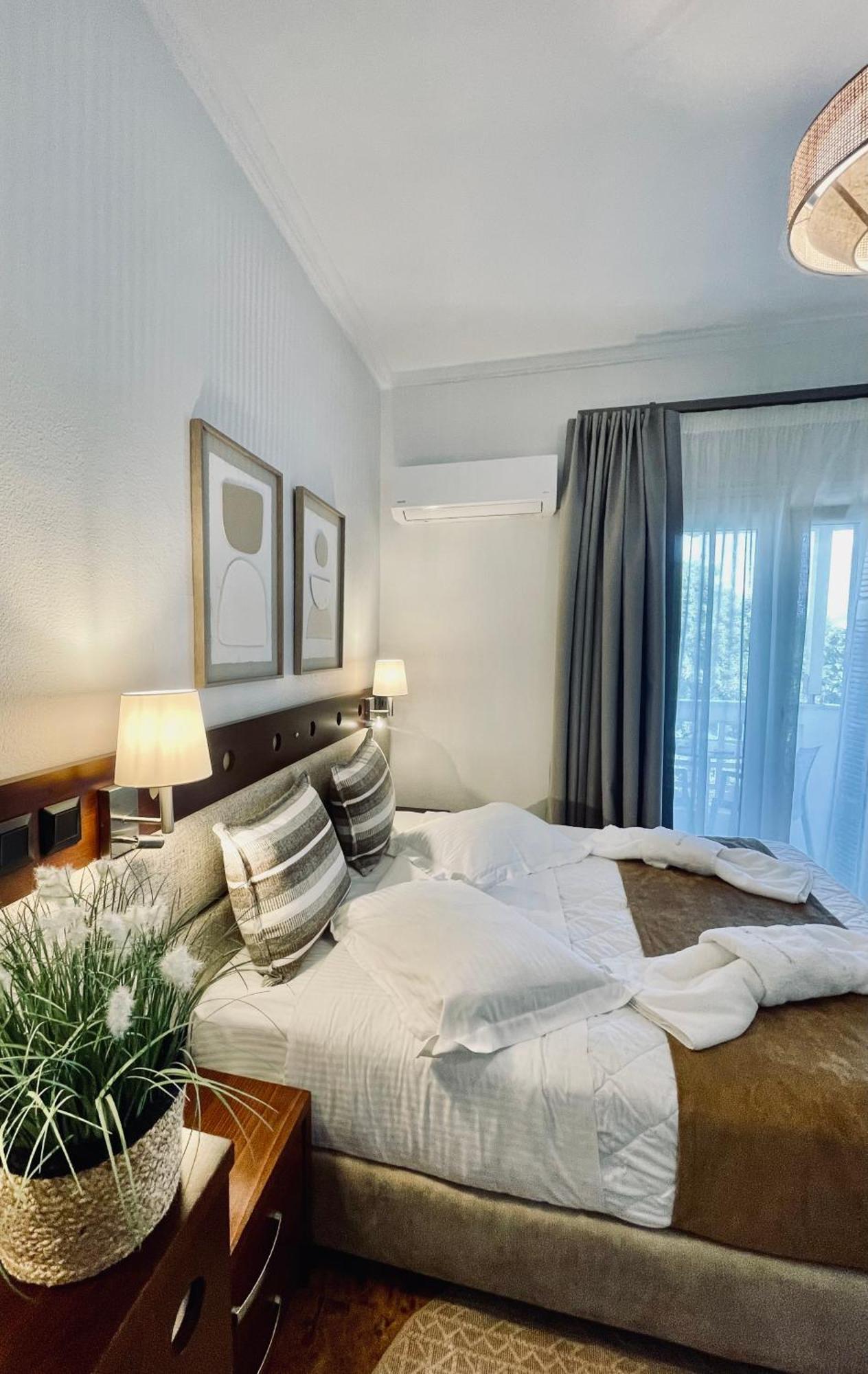 Semiramis Guesthouse アダマス エクステリア 写真