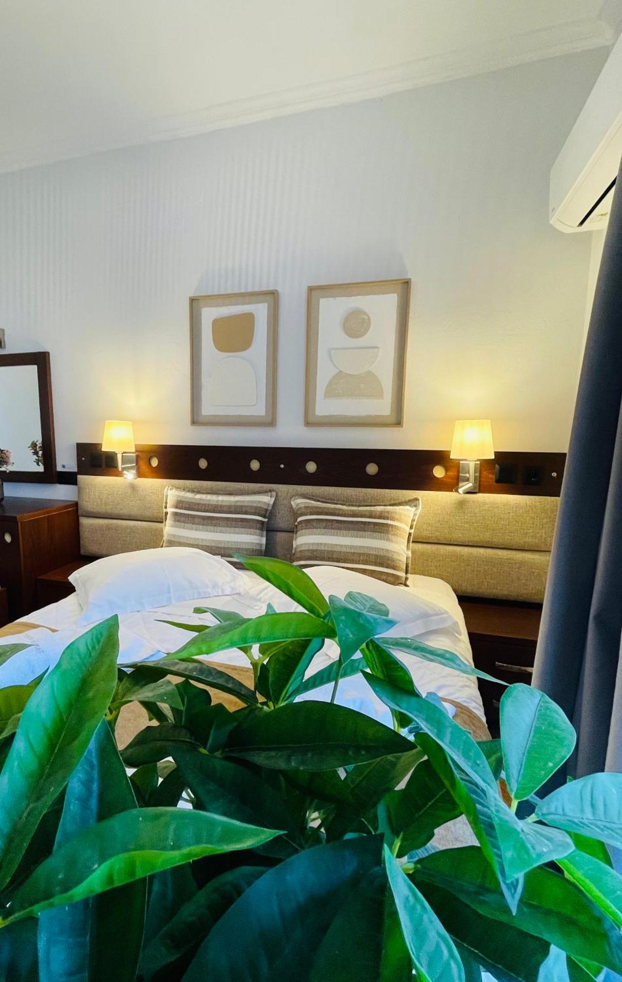 Semiramis Guesthouse アダマス エクステリア 写真