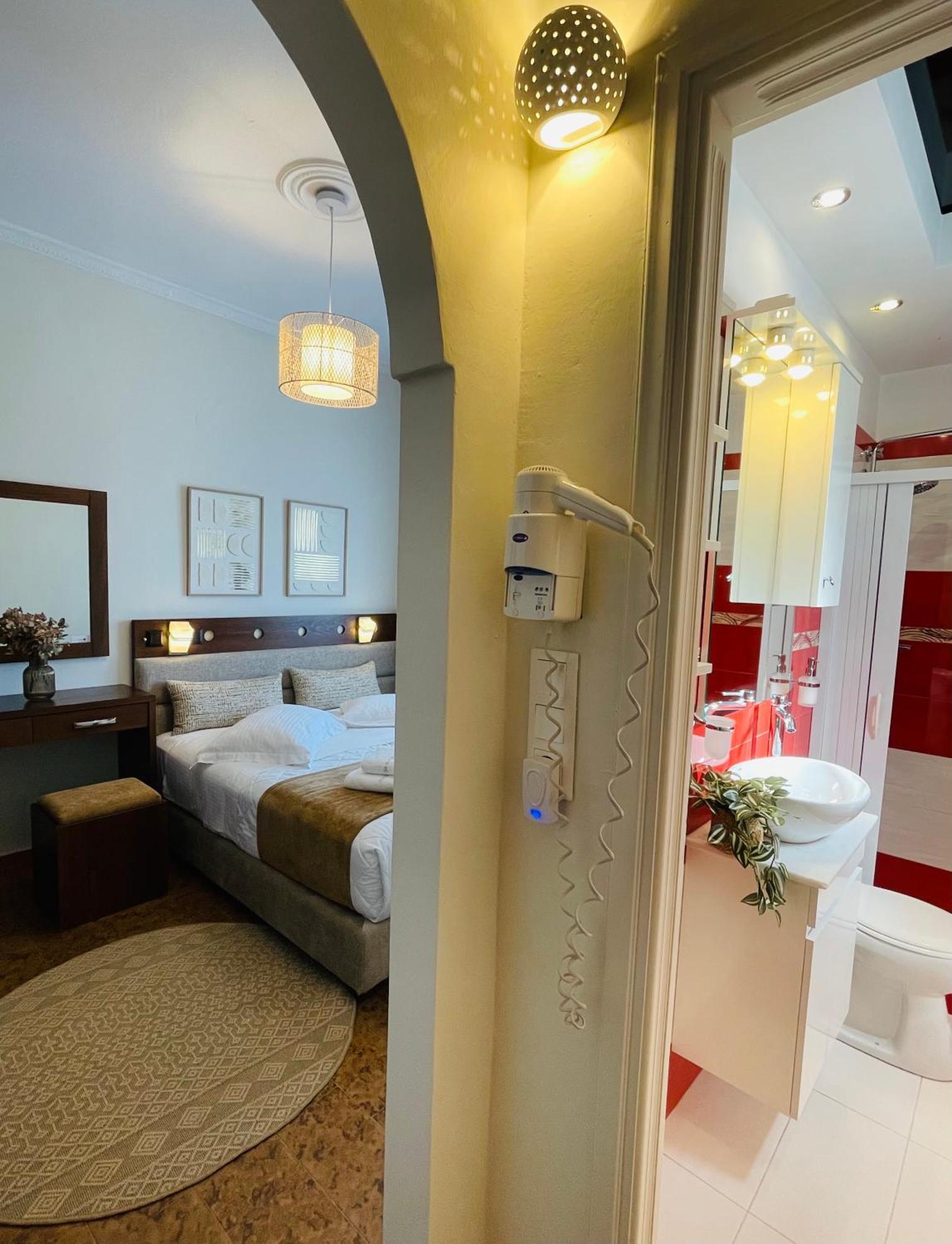 Semiramis Guesthouse アダマス エクステリア 写真